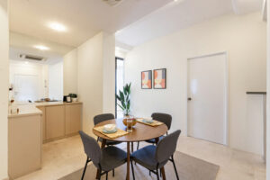 Cove Bayshore park kitchen and dining area