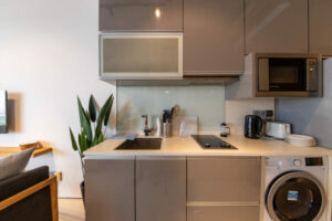 Cove Lumiere Studio kitchen