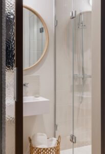 Mason & Fifth Ensuite bathroom with waterfall shower